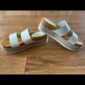 Comfy Crocodile Espadrille Flatform Sandals